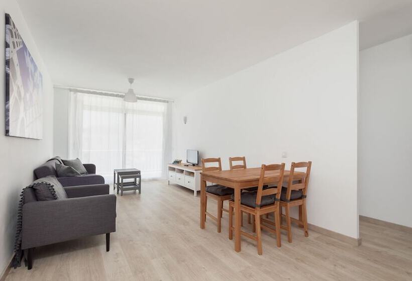 Oasis Be My Guest Castelldefels