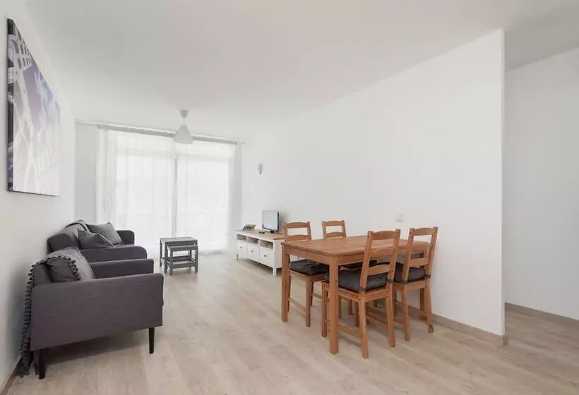 Oasis Be My Guest Castelldefels