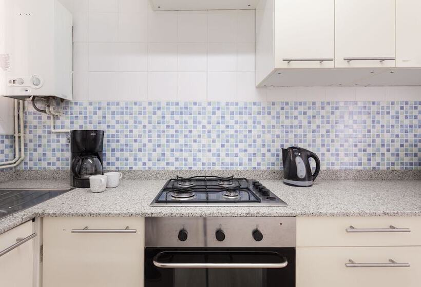 Oasis Be My Guest Castelldefels