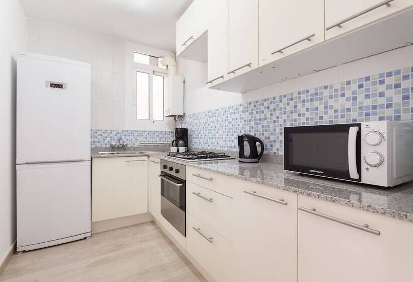 Oasis Be My Guest Castelldefels