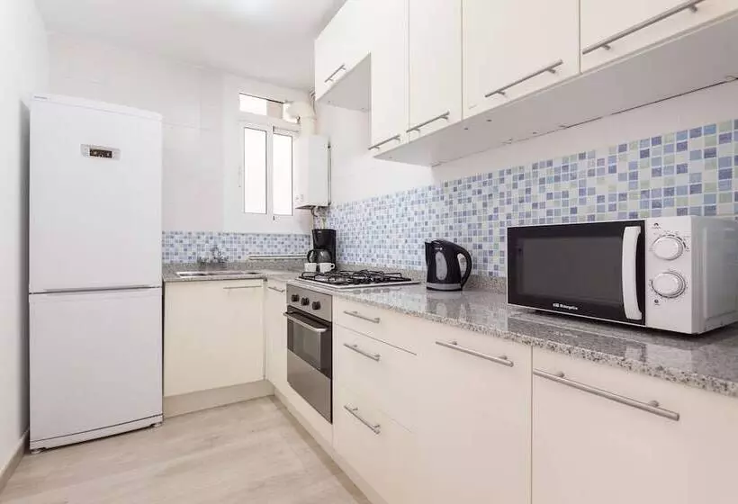 Oasis Be My Guest Castelldefels