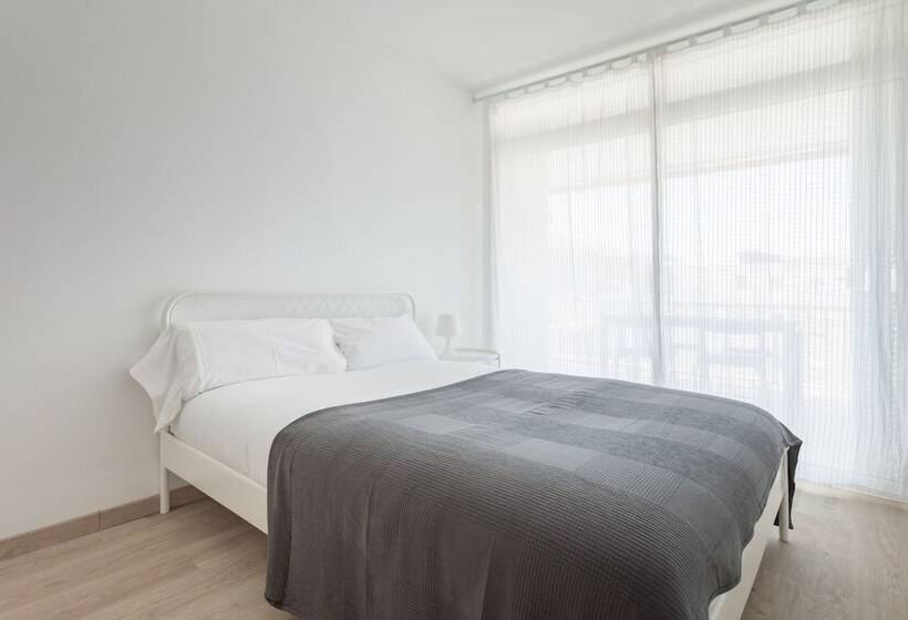 Oasis Be My Guest Castelldefels