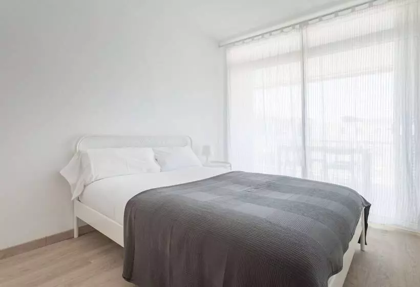 Oasis Be My Guest Castelldefels