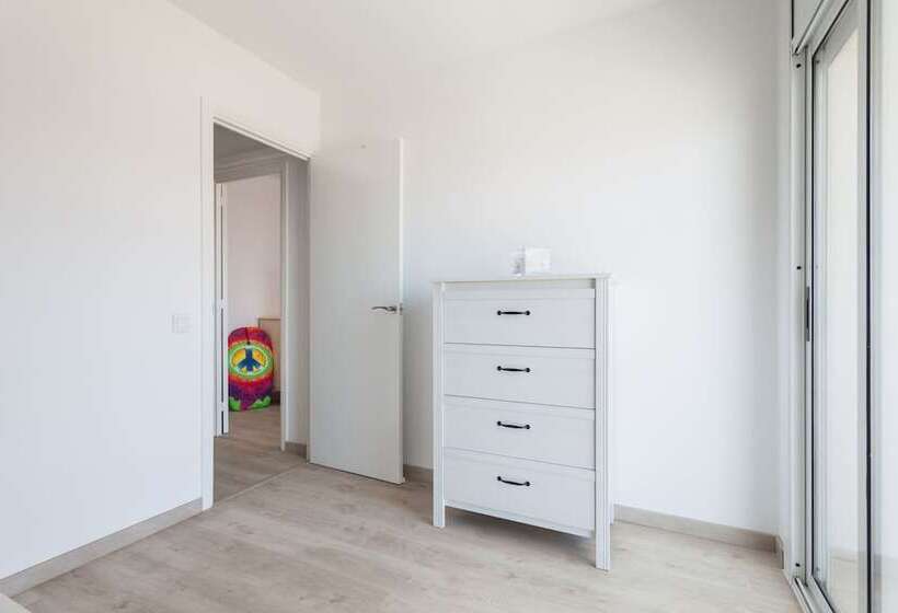 Oasis Be My Guest Castelldefels