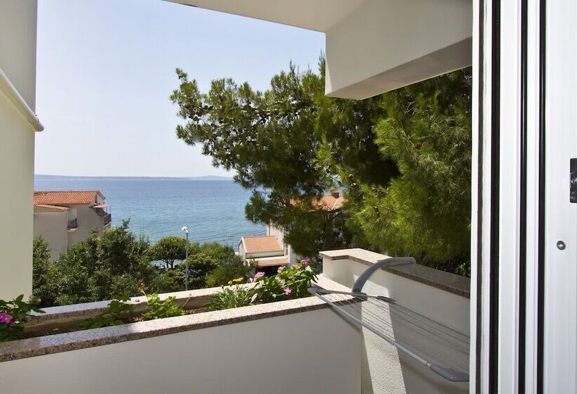 Apartment Topic Near The Beach