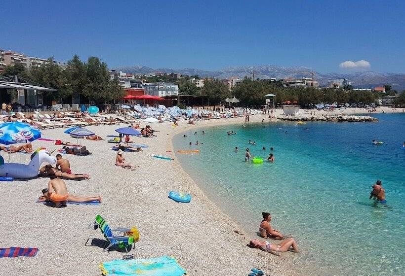 Apartment Topic Near The Beach