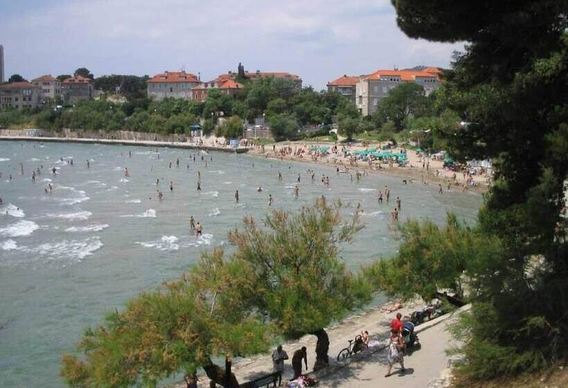 Apartment Topic Near The Beach