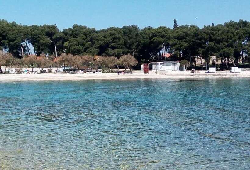 Apartment Topic Near The Beach