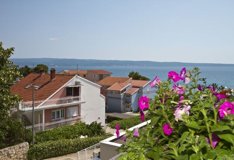 Apartment Topic Near The Beach