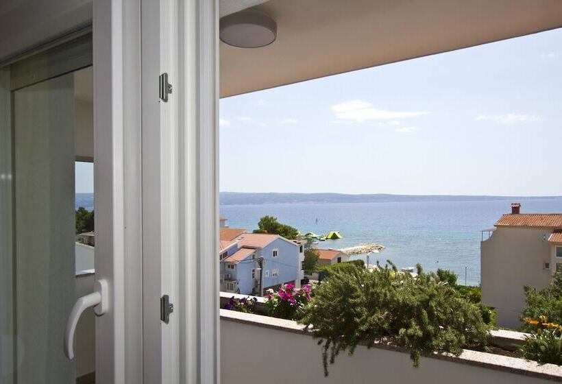 Apartment Topic Near The Beach