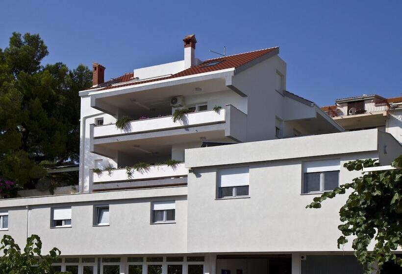 Apartment Topic Near The Beach