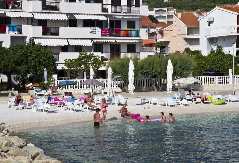 Apartment Topic Near The Beach