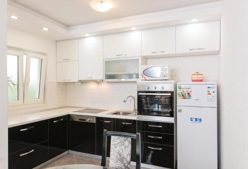 Apartments Antonia Podstrana