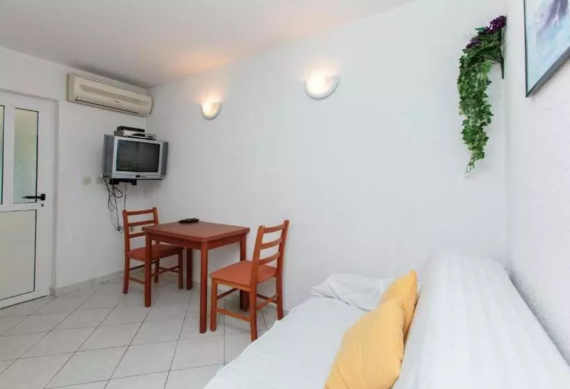 Apartments Antonia Podstrana