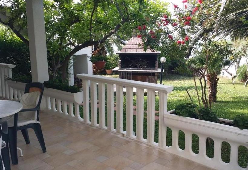 Apartments Antonia Podstrana