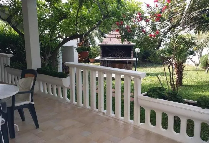 Apartments Antonia Podstrana