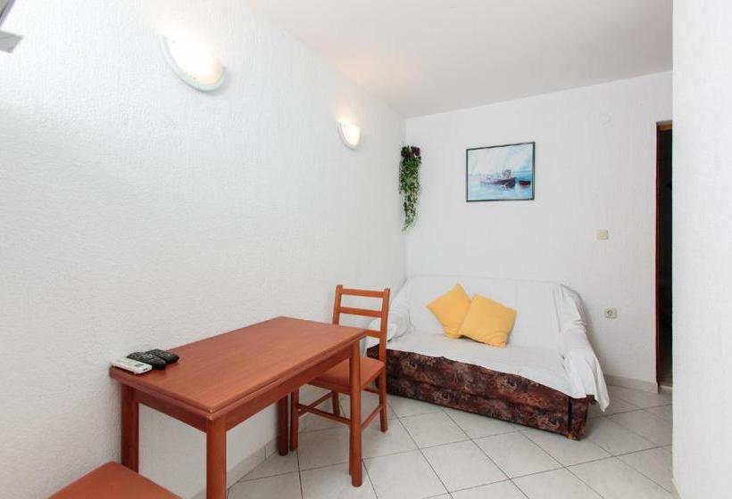 Apartments Antonia Podstrana