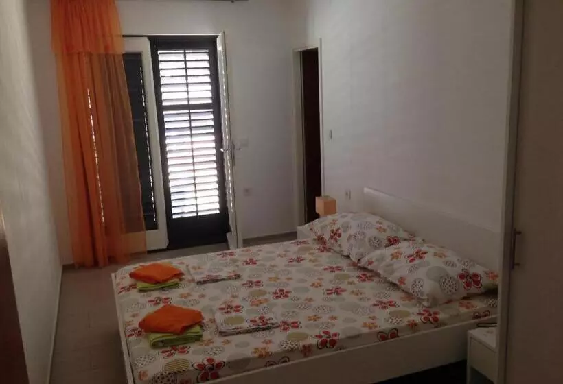 Apartments Mira 1434