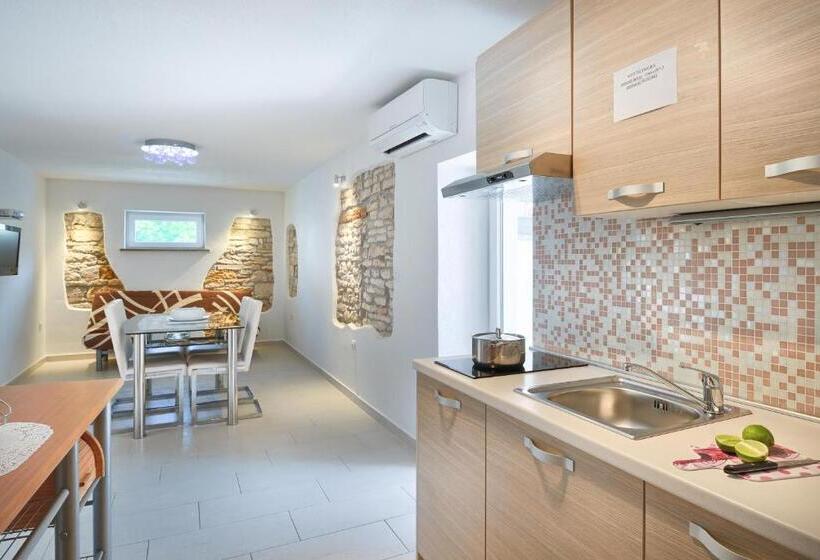 Apartments Salčinović