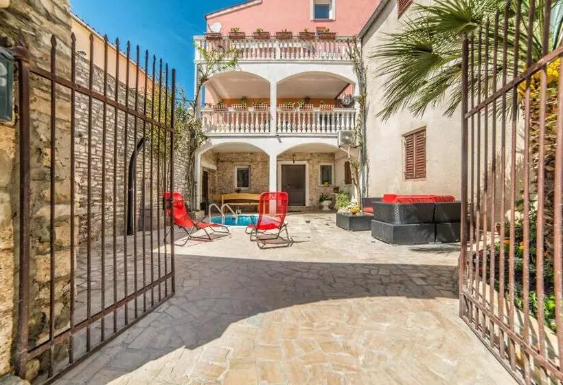 Apartments Salčinović