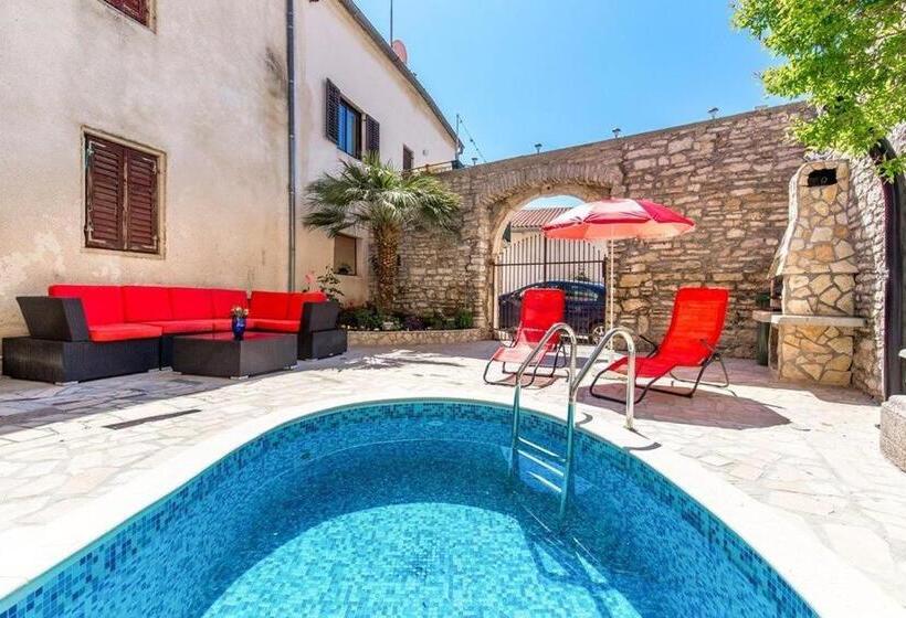 Apartments Salčinović