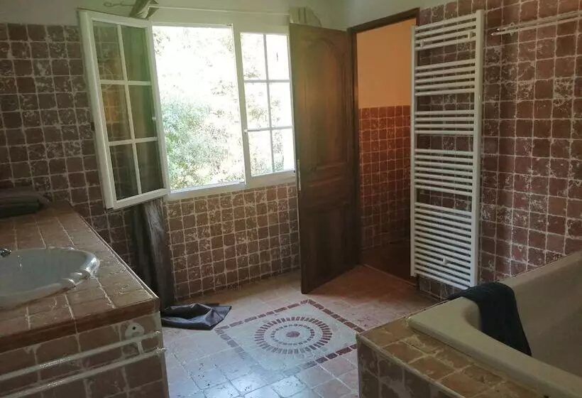 ベッドアンドブレックファースト Berbi Rosse