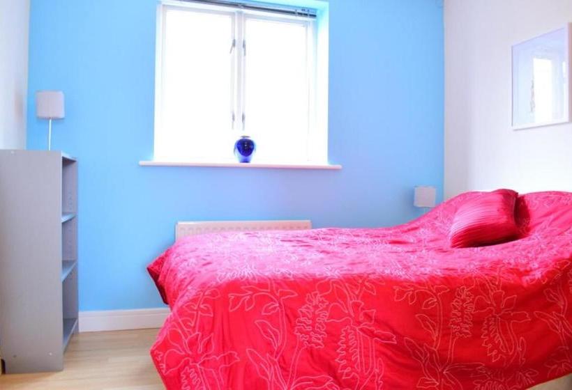 Bright 4 Bed Flat In Stepney Green