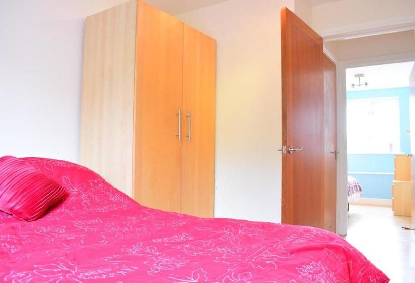 Bright 4 Bed Flat In Stepney Green