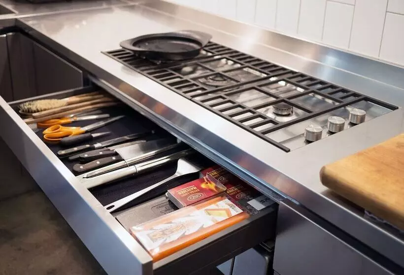 Incredible Designer Warehouse Close To Trendy Shoreditch