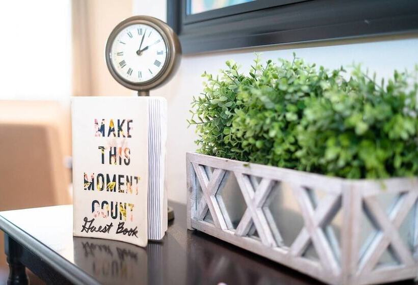 The Cozy Corner A Capitol Hill Escape