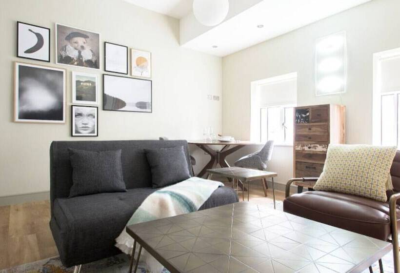 The Soho Loft Elegant & Modern 1bdr In Soho