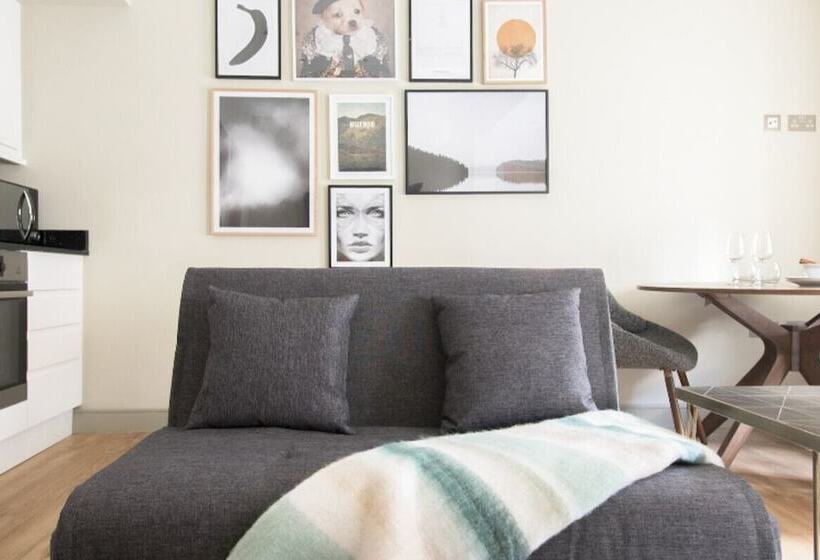 The Soho Loft Elegant & Modern 1bdr In Soho
