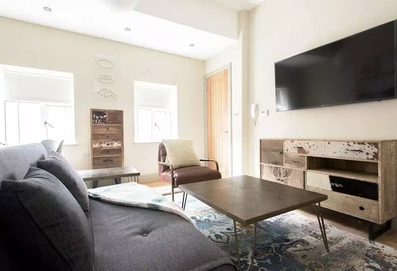 The Soho Loft   Elegant & Modern 1bdr In Soho