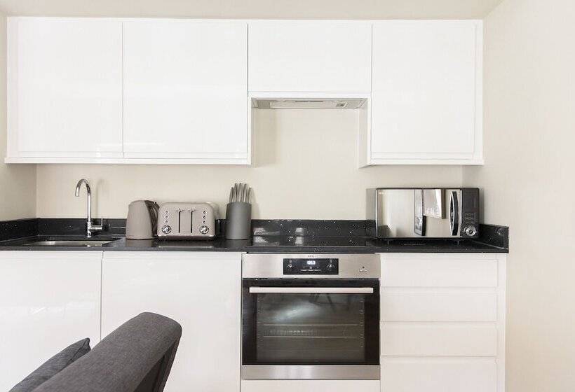 The Soho Loft Elegant & Modern 1bdr In Soho