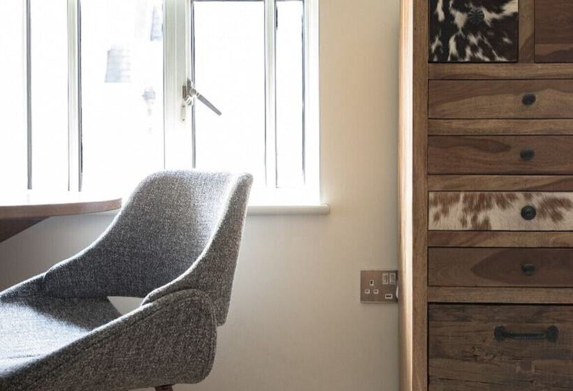 The Soho Loft Elegant & Modern 1bdr In Soho