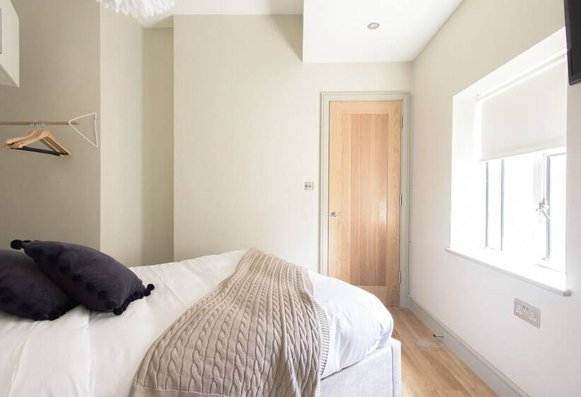 The Soho Loft Elegant & Modern 1bdr In Soho