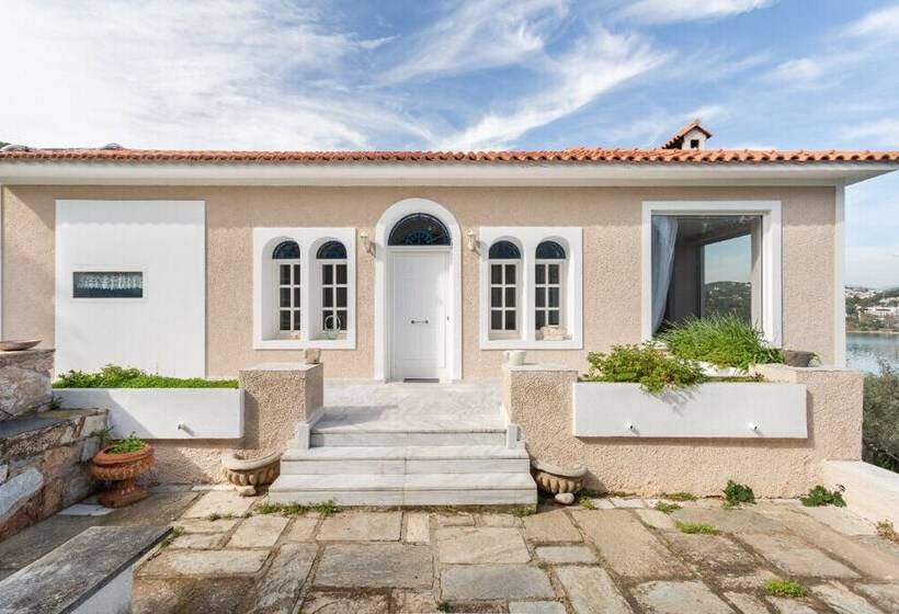 Villa Artemis Near Athens Airport