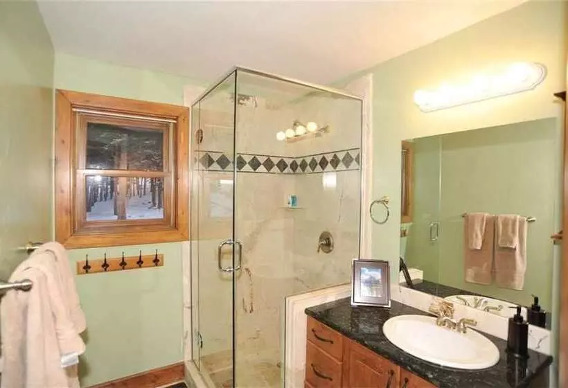 400 Whispering Pines Circle Private Home With Hot Tub