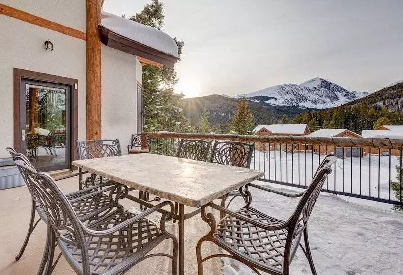 400 Whispering Pines Circle Private Home With Hot Tub