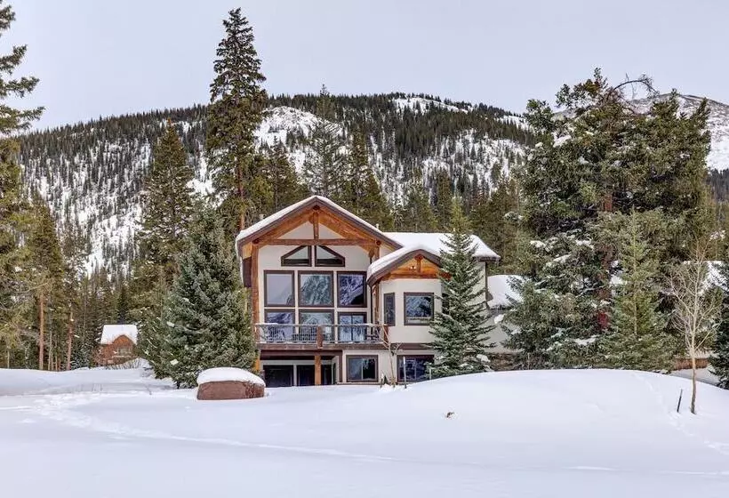 400 Whispering Pines Circle Private Home With Hot Tub