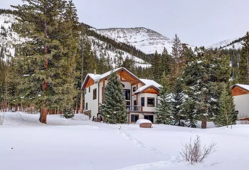 400 Whispering Pines Circle Private Home With Hot Tub