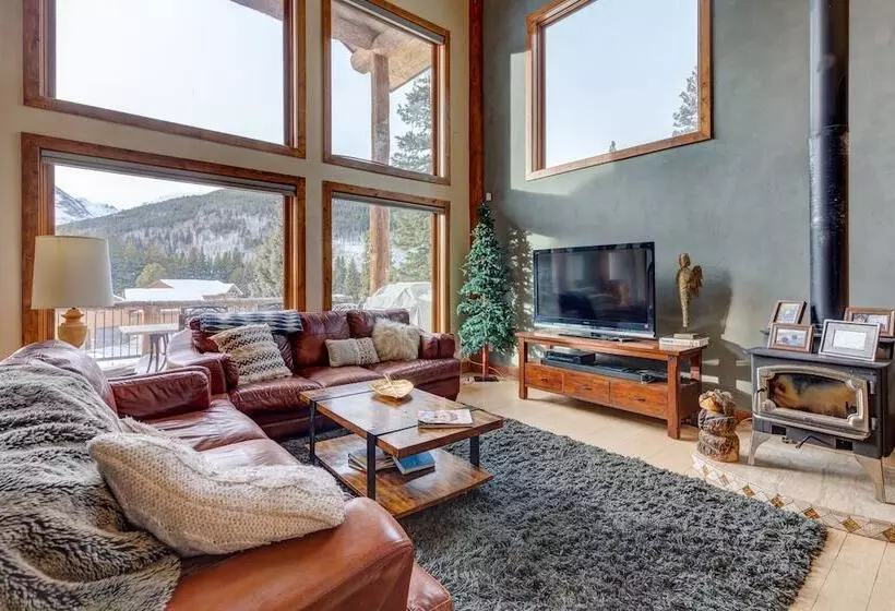 400 Whispering Pines Circle Private Home With Hot Tub