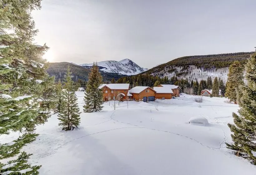 400 Whispering Pines Circle Private Home With Hot Tub