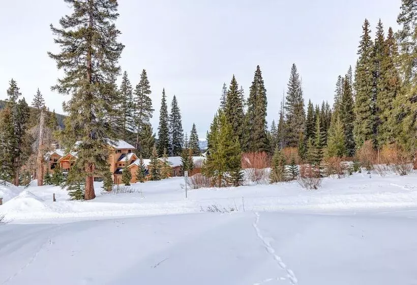 400 Whispering Pines Circle Private Home With Hot Tub