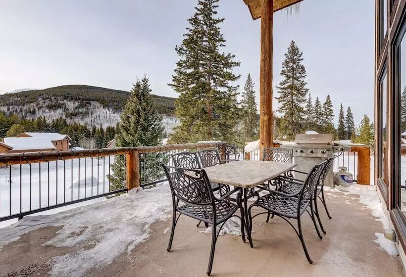 400 Whispering Pines Circle Private Home With Hot Tub
