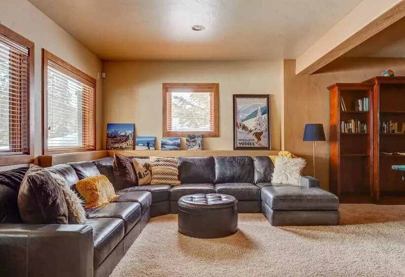 400 Whispering Pines Circle Private Home With Hot Tub