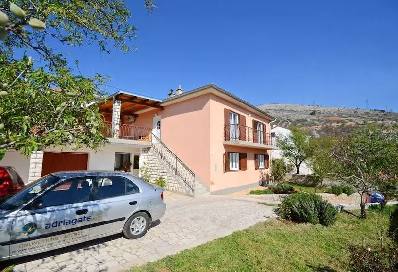 Mileni Apartment
