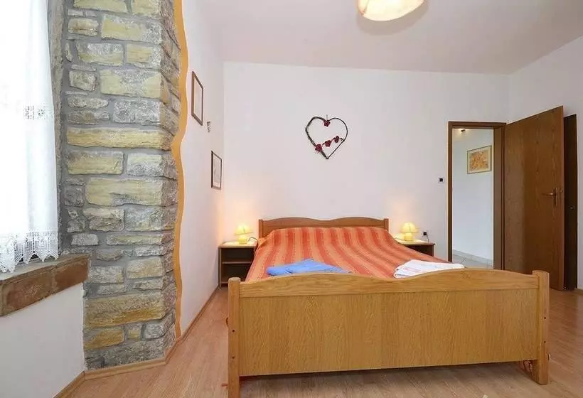 Bella Vista Apartments