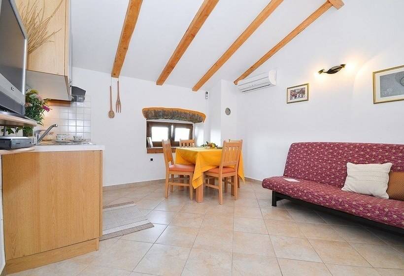 Bella Vista Apartments