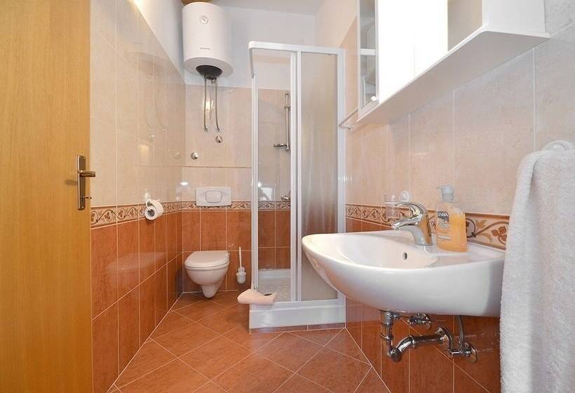 Bella Vista Apartments